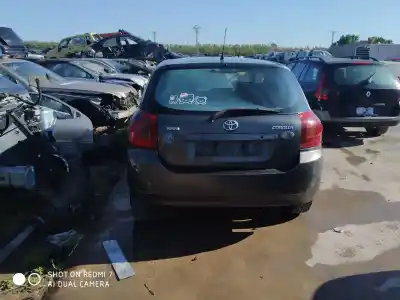 Veículo de Sucata toyota corolla (e12) 2.0 d-4d linea terra berlina do ano 2001 alimentado d-1cd-ftv