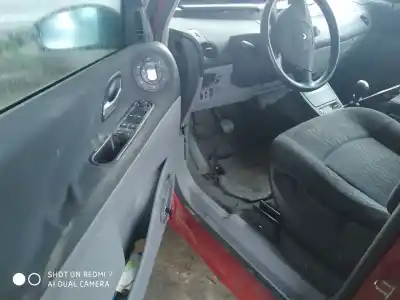 Здавання транспортного засобу RENAULT ESPACE IV (JK0) Grand Espace Expression року 2001 потужний 