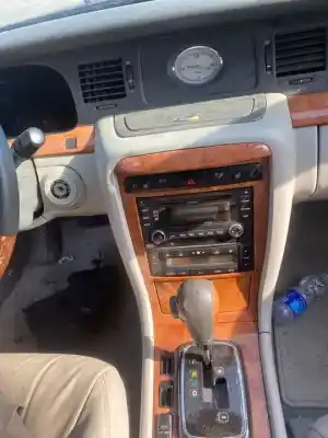 Veículo de Sucata kia opirus básico do ano 2001 alimentado g6cu