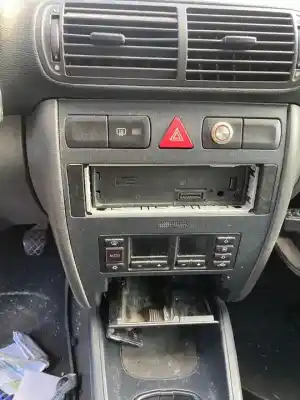 Scrapping Vehicle audi a3 (8l1) 1.6 of the year 2001 powered akl