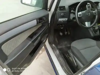 Vehicul casat opel zafira b cosmo al anului 2001 alimentat 