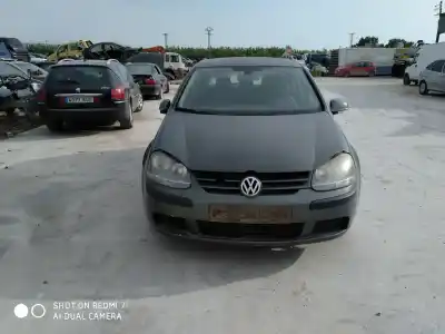 Veículo de Sucata VOLKSWAGEN GOLF V BERLINA (1K1) Trendline do ano 2001 alimentado 