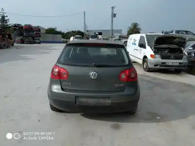 Veículo de Sucata volkswagen golf v berlina (1k1) trendline do ano 2001 alimentado 