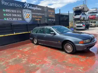 Scrapping Vehicle bmw serie 5 touring (e39) 523i of the year 2001 powered m52tu