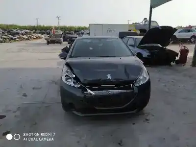 Veículo de Sucata peugeot 208 access do ano 2013 alimentado 8h01