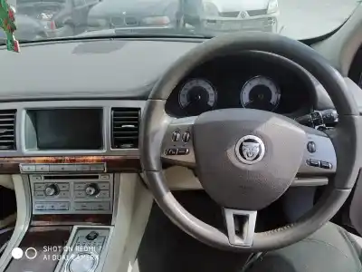 Scrapping Vehicle jaguar xf 3.0 v6 diesel luxury of the year 2012 powered ajv6d