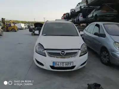Veículo de Sucata opel zafira b family do ano 2013 alimentado a17dtr