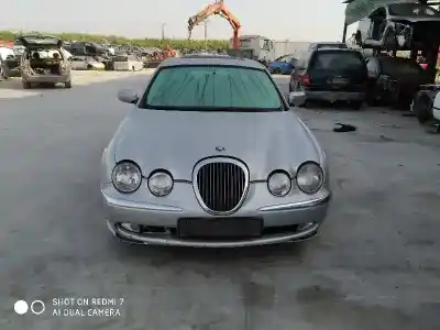 Veicolo di demolizione jaguar s-type 3.0 v6 24v cat dell'anno 2001 alimentato ajv6