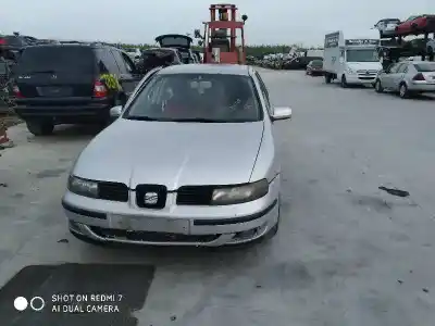 Здавання транспортного засобу seat leon (1m1) stella року 2001 потужний d-asv