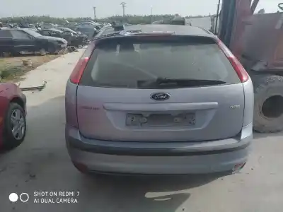 Veículo de Sucata ford focus berlina (cap) ambiente (d) do ano 2001 alimentado d-kkda