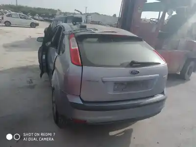 Veículo de Sucata ford focus berlina (cap) ambiente (d) do ano 2001 alimentado d-kkda