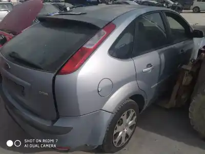 Veículo de Sucata ford focus berlina (cap) ambiente (d) do ano 2001 alimentado d-kkda