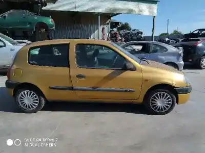 Здавання транспортного засобу renault clio ii fase i (b/cbo) 1.2 року 2001 потужний d7f d7