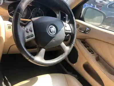 Veículo de Sucata jaguar x-type i (x400) 2.2 d do ano 2001 alimentado bg