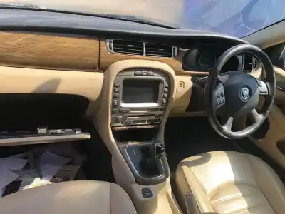 Veículo de Sucata jaguar x-type i (x400) 2.2 d do ano 2001 alimentado bg