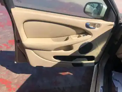 Veículo de Sucata jaguar x-type i (x400) 2.2 d do ano 2001 alimentado bg