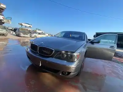 Sloopvoertuig bmw serie 7 (e65/e66) 750i van het jaar 2001 aangedreven n62b48b