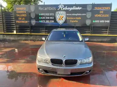Sloopvoertuig bmw serie 7 (e65/e66) 750i van het jaar 2001 aangedreven n62b48b