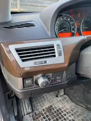 Sloopvoertuig bmw serie 7 (e65/e66) 750i van het jaar 2001 aangedreven n62b48b