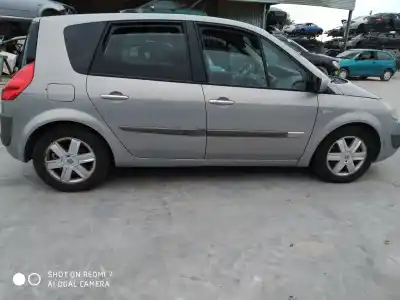 Veículo de Sucata renault scenic ii confort dynamique do ano 2001 alimentado 