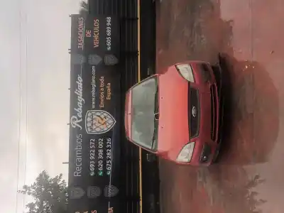 Veículo de Sucata ford focus berlina (cap) ambiente (d) do ano 2001 alimentado hwda