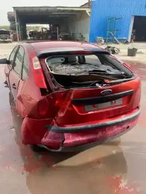 Veículo de Sucata ford focus berlina (cap) ambiente (d) do ano 2001 alimentado hwda