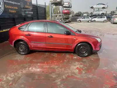 Veículo de Sucata ford focus berlina (cap) ambiente (d) do ano 2001 alimentado hwda