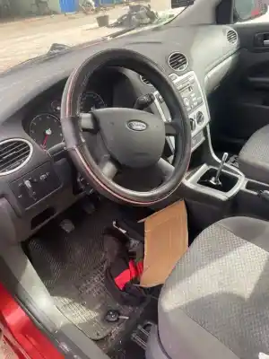 Veículo de Sucata ford focus berlina (cap) ambiente (d) do ano 2001 alimentado hwda