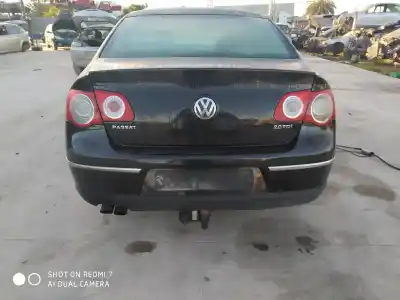 Veículo de Sucata volkswagen passat b6 (3c2) 2.0 tdi 16v do ano 2001 alimentado 