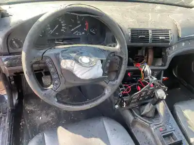 Scrapping Vehicle BMW SERIE 5 TOURING (E39) 520d of the year 2001 powered M47204D1