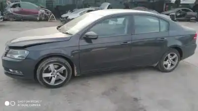 Veicolo di demolizione vw                                                 passat b7 (362)                                                                                                                                                                                                                                            1.6 tdi                                                                                                                                                                                                                                                    dell'anno 2001 alimentato cayc