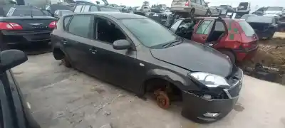 Scrapping Vehicle kia cee´d active of the year 2001 powered g4fc