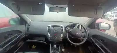 Scrapping Vehicle kia cee´d active of the year 2001 powered g4fc