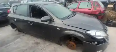Scrapping Vehicle kia cee´d active of the year 2001 powered g4fc