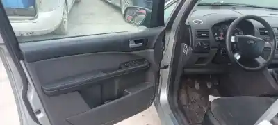 Здавання транспортного засобу ford focus c-max (cap) trend (d) року 2001 потужний g6da