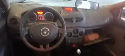 Scrapping Vehicle renault clio iii emotion of the year 2001 powered  Scrapping Vehicle renault clio iii emotion of the year 2001 powered