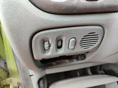 Здавання транспортного засобу renault scenic (ja..) 1.9 dci authentique року 2001 потужний f9q732