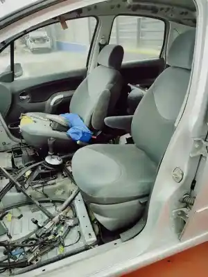 Veicolo di demolizione citroen c3 1.4 16v sensodrive x-tr dell'anno 2001 alimentato kfu