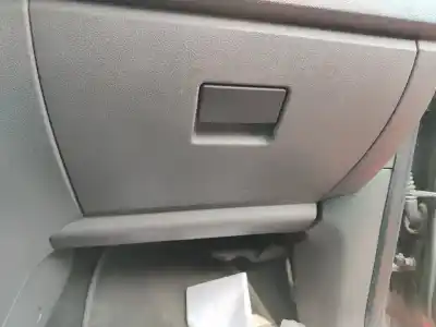 Здавання транспортного засобу ford focus c-max (cap) ambiente (d) року 2001 потужний d/g8da