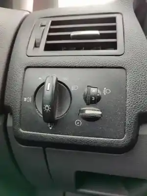 Здавання транспортного засобу ford focus c-max (cap) ambiente (d) року 2001 потужний d/g8da