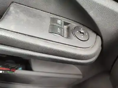 Здавання транспортного засобу ford focus c-max (cap) ambiente (d) року 2001 потужний d/g8da
