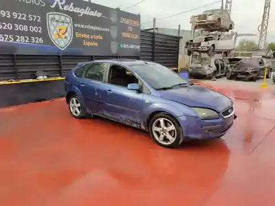 Veículo de Sucata ford focus berlina (cap) ambiente (d) do ano 2001 alimentado d-kkda