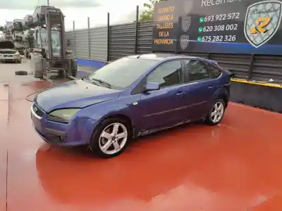 Veículo de Sucata ford focus berlina (cap) ambiente (d) do ano 2001 alimentado d-kkda