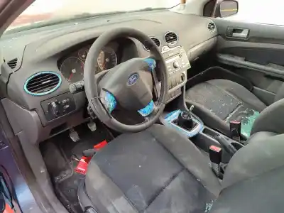 Veículo de Sucata ford focus berlina (cap) ambiente (d) do ano 2001 alimentado d-kkda