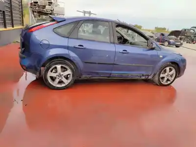 Veículo de Sucata ford focus berlina (cap) ambiente (d) do ano 2001 alimentado d-kkda
