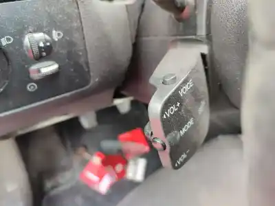 Veículo de Sucata ford focus berlina (cap) ambiente (d) do ano 2001 alimentado d-kkda