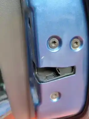 Veículo de Sucata ford focus berlina (cap) ambiente (d) do ano 2001 alimentado d-kkda