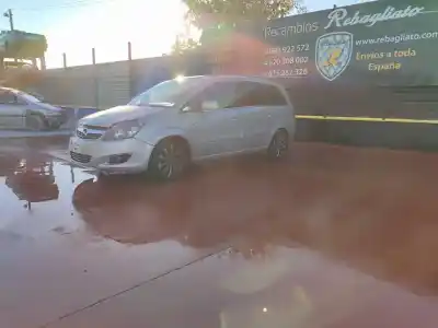 Veículo de Sucata opel zafira b enjoy do ano 2001 alimentado z18xer