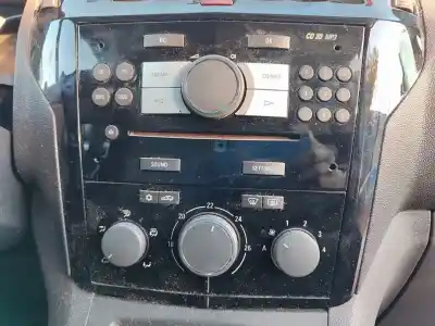 Veículo de Sucata opel zafira b enjoy do ano 2001 alimentado z18xer