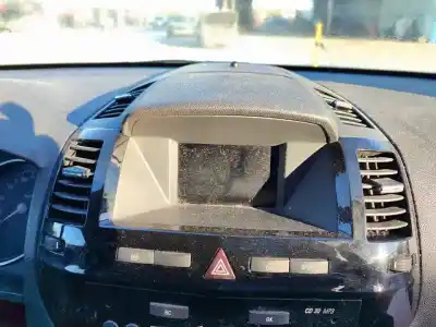 Veículo de Sucata opel zafira b enjoy do ano 2001 alimentado z18xer